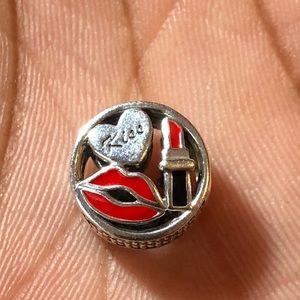Pandora glamour kiss charm sterling silver